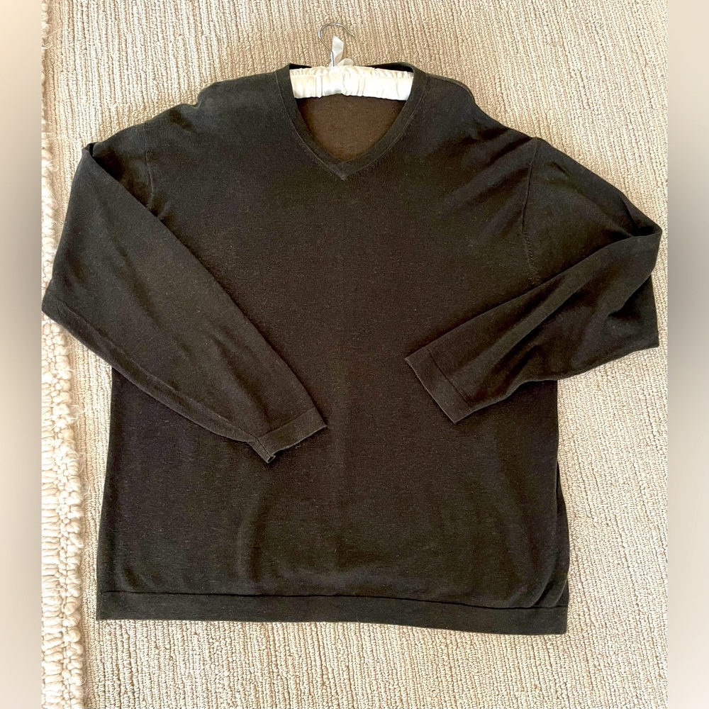 Men's dark moss green V-Neck Sweater 70% silk 30% cotton. Finely knit.